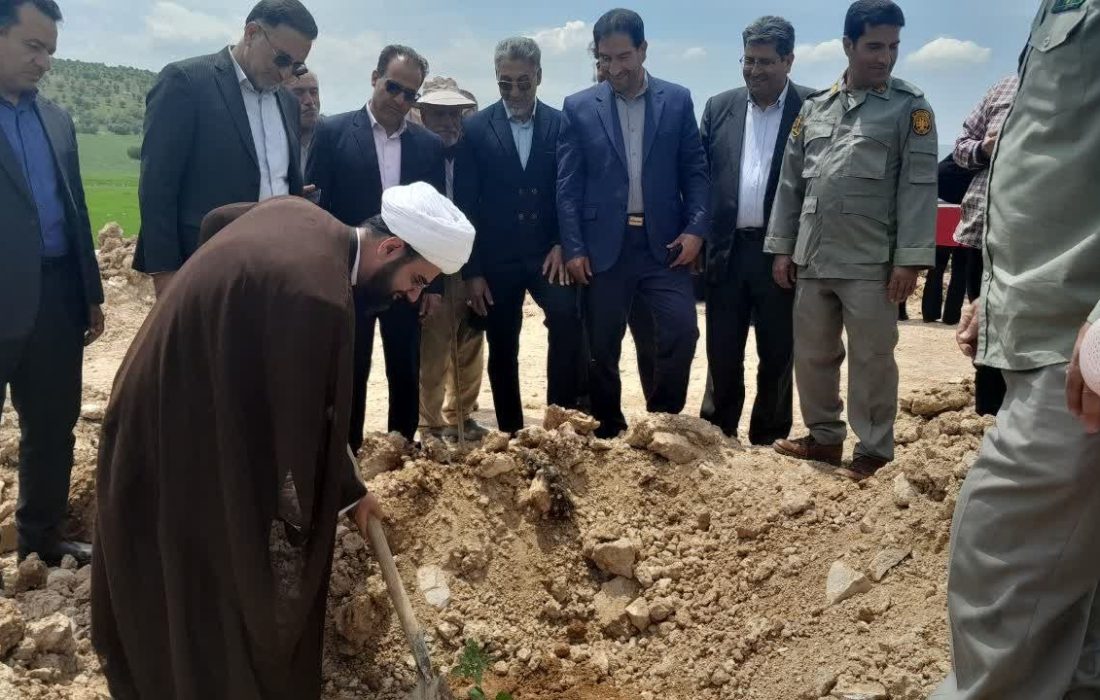آیین غرس نهال بمناسبت هفته زمین پاک